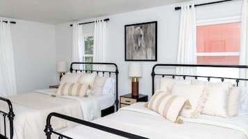 5 bedrooms, desk, iron/ironing board, WiFi