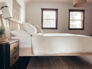 3 bedrooms, travel crib, WiFi, bed sheets - Refuge de la Rouge –Tremblant, Fireplace, Kayak & Waterfront (Village de Labelle)