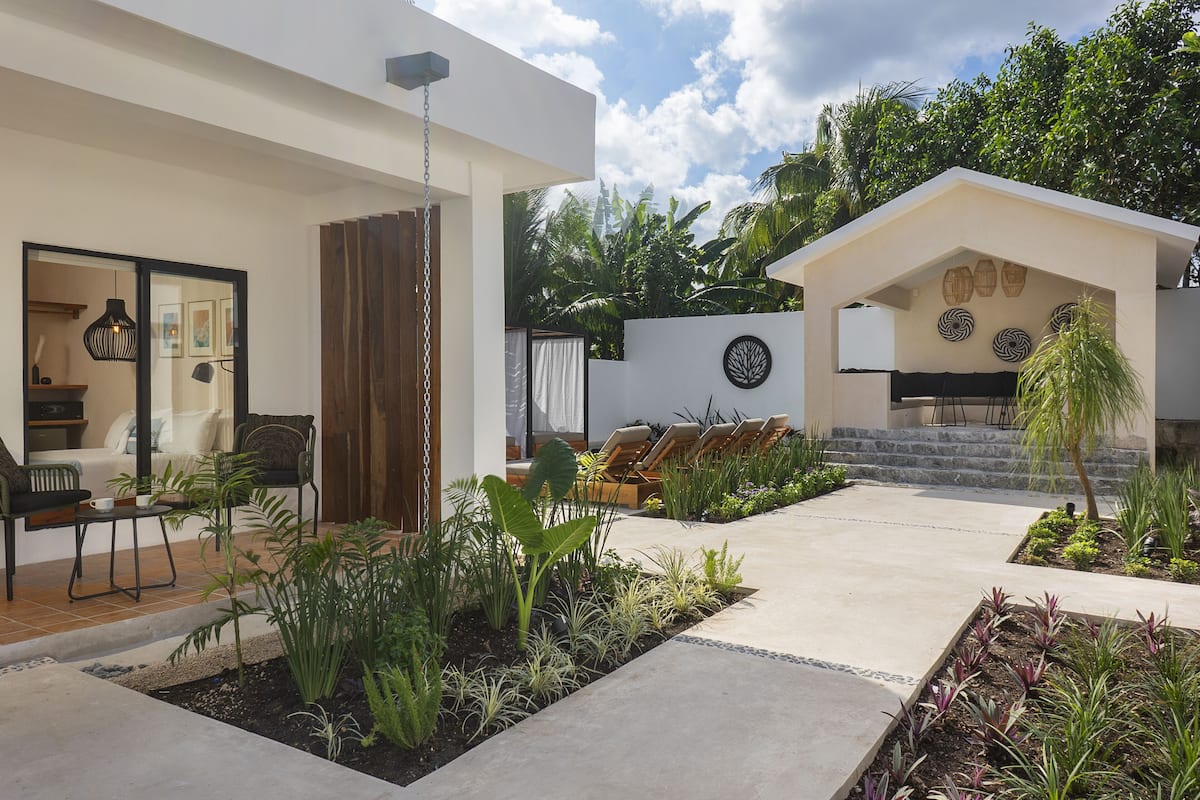 Classic Double Room, 1 Queen Bed, Courtyard View | Terrace/patio