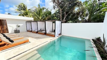 Kolam renang outdoor