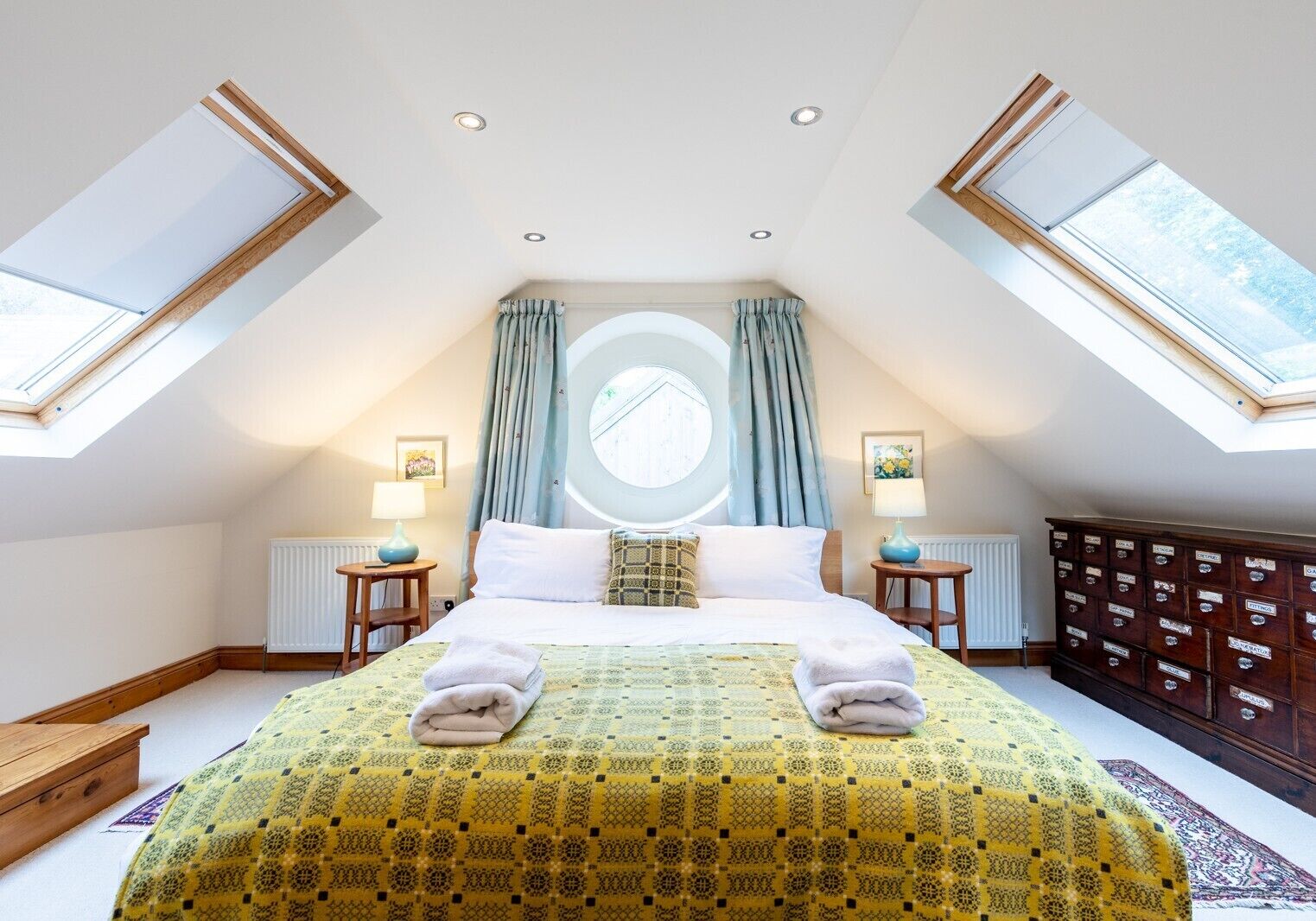 2 bedrooms, iron/ironing board, travel cot, free WiFi