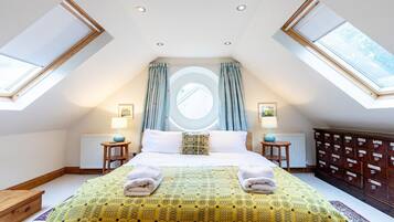 2 bedrooms, iron/ironing board, travel cot, free WiFi