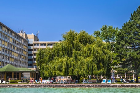 Fachada de la propiedad. Club Tihany Resort