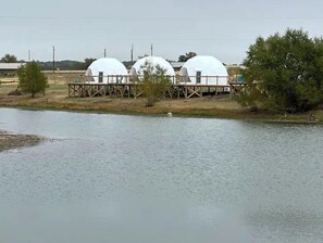 Exterior - Romantic Sunset Dome by the Lake. Swim/Fish/Kayak 3 (Rogers)
