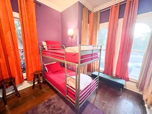 Basic Shared Dormitory | Free WiFi