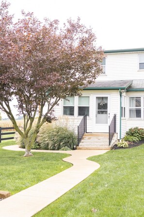 Exterior - Amish School House & Farm House Apt in Lancaster (Gordonville)