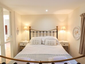 3 habitaciones, decoración personalizada y muebles diferentes 