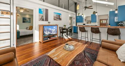 Vibrant Downtown Bungalow – Walk Everywhere!