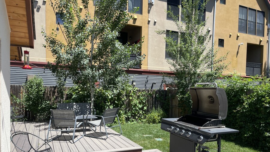 Vibrant Downtown Bungalow – Walk Everywhere!