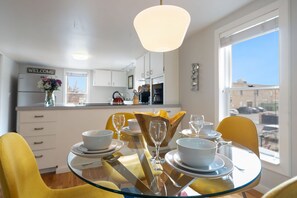 Casa geminada, 2 camas Queen, varanda, vista para o jardim | Opções para refeição
