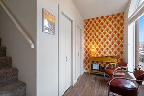 Casa, várias camas, varanda, vista para o jardim (242 Pine Street) | Parte interna