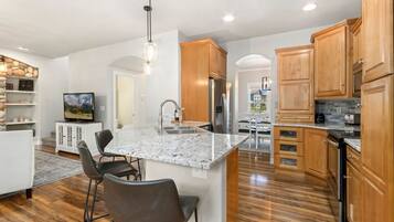 House, Multiple Beds, Patio, Garden View (298 Fieldstone Dr. Windsor) | Private kitchen | Fridge, microwave, oven, stovetop