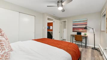 Apartment, 1 Queen-Bett und Schlafsofa, Terrasse, Gartenblick (220 Peterson St Unit 3)