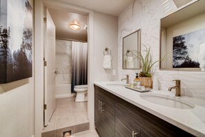 House, Multiple Beds, Patio, Garden View (844 Jerome St. (Unit 1)*) | Bathroom | Designer toiletries, towels