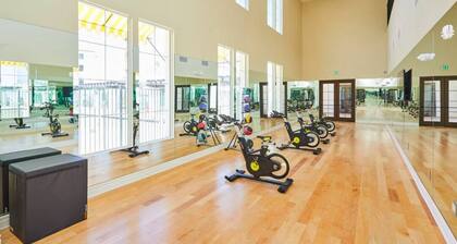 Holiday OASIS Overlooking Mountains w/ Large Deck & Grass Park