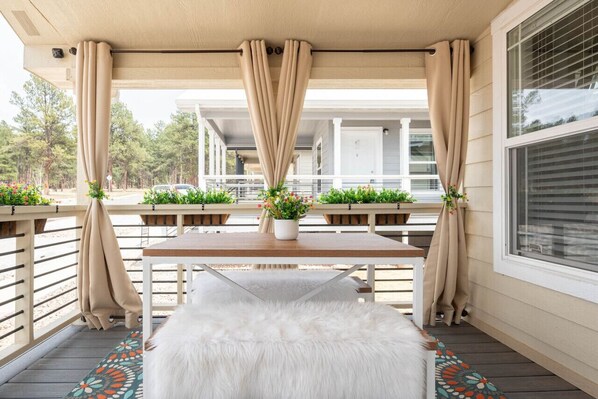 تناول الطعام بالخارج