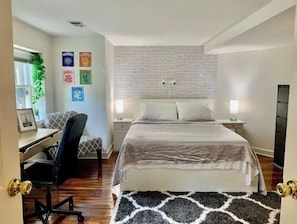 1 bedroom, desk, iron/ironing board, WiFi
