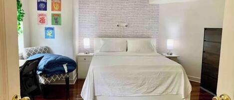 1 bedroom, desk, iron/ironing board, WiFi