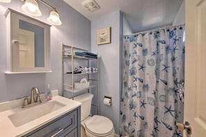 Hair dryer, towels - Serene West Cape May Getaway: Walk to Beach! (West Cape May)
