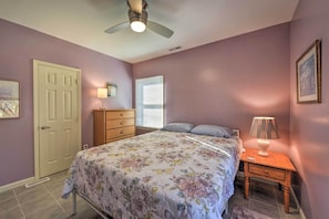 2 bedrooms, iron/ironing board, WiFi, bed sheets - Serene West Cape May Getaway: Walk to Beach! (West Cape May)