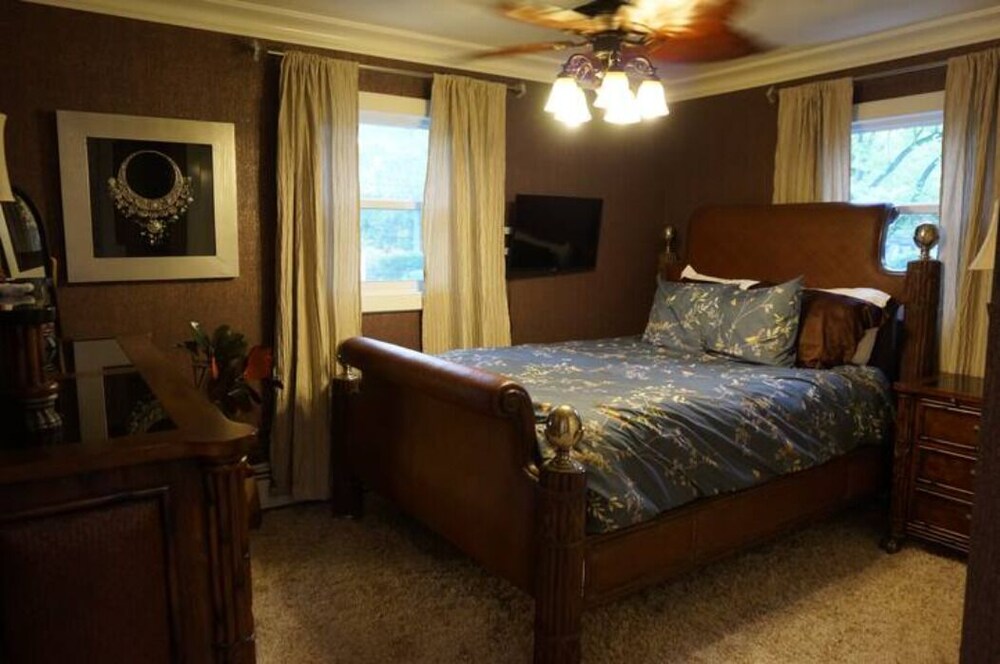 Luxury Apartment with Patio Kalamazoo Vrbo