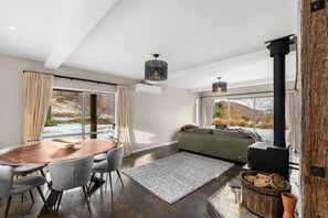 Dining - Mountain View Villa - Rural Retreat (Hot Tub, Tennis, Petanque, Putting Green) (Queenstown)