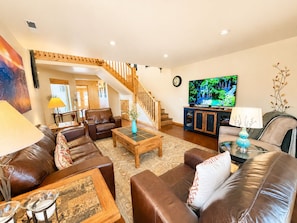 Smart TV, books - Amazing 3 bed/3 bath:panoramic views, pool/hot tub (Moab)