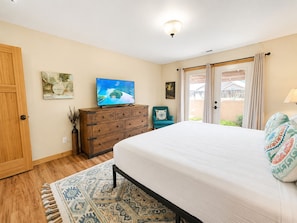 3 bedrooms, iron/ironing board, travel cot, free WiFi