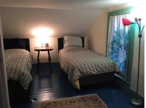 2 bedrooms, desk, free WiFi, bed sheets