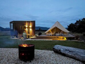 Property grounds - Glamping Getaway at Broke Estate (Broke)