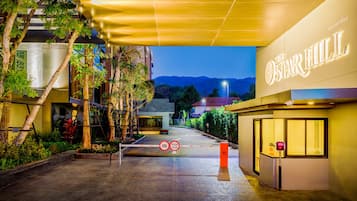 Pintu masuk properti