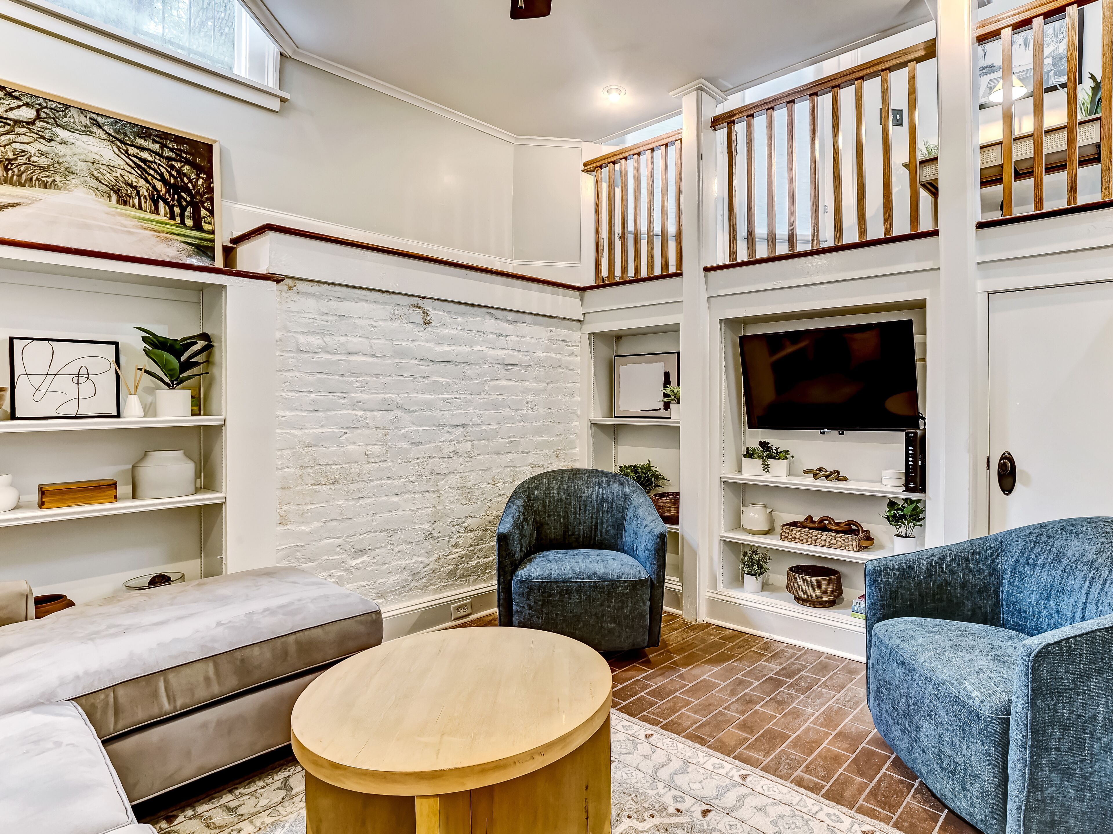 Unique Corner Store Unit, Central in Historic District, Heated Pool Access