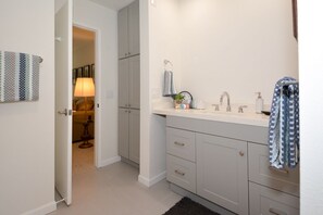 Doccia, asciugacapelli, asciugamani