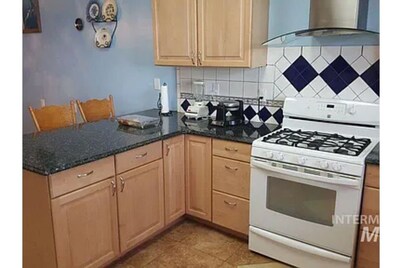 Shop House Gorgeous Views