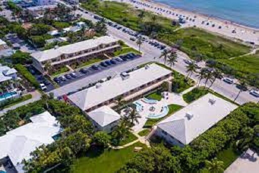 BEACH Dover House Resort