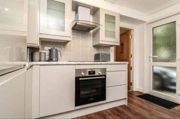 Apartment | Private kitchen | Fridge, microwave, oven, stovetop