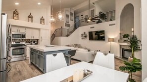 House (4 Bedrooms) | Private kitchen - Fully Renovated Kierland Retreat W/pool & 4-bdrms! (Scottsdale)