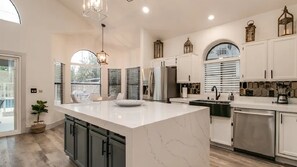 獨棟房屋 (4 Bedrooms) | 私人廚房 | 電冰箱、微波爐、烤箱、攪拌器