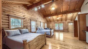 House, 2 Bedrooms | 2 bedrooms, iron/ironing board, free WiFi