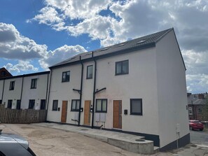 Apartment, 1 Queen Bed with Sofa bed | Exterior - Impeccable 1-bed Apartment in Chesterfield (Chesterfield)