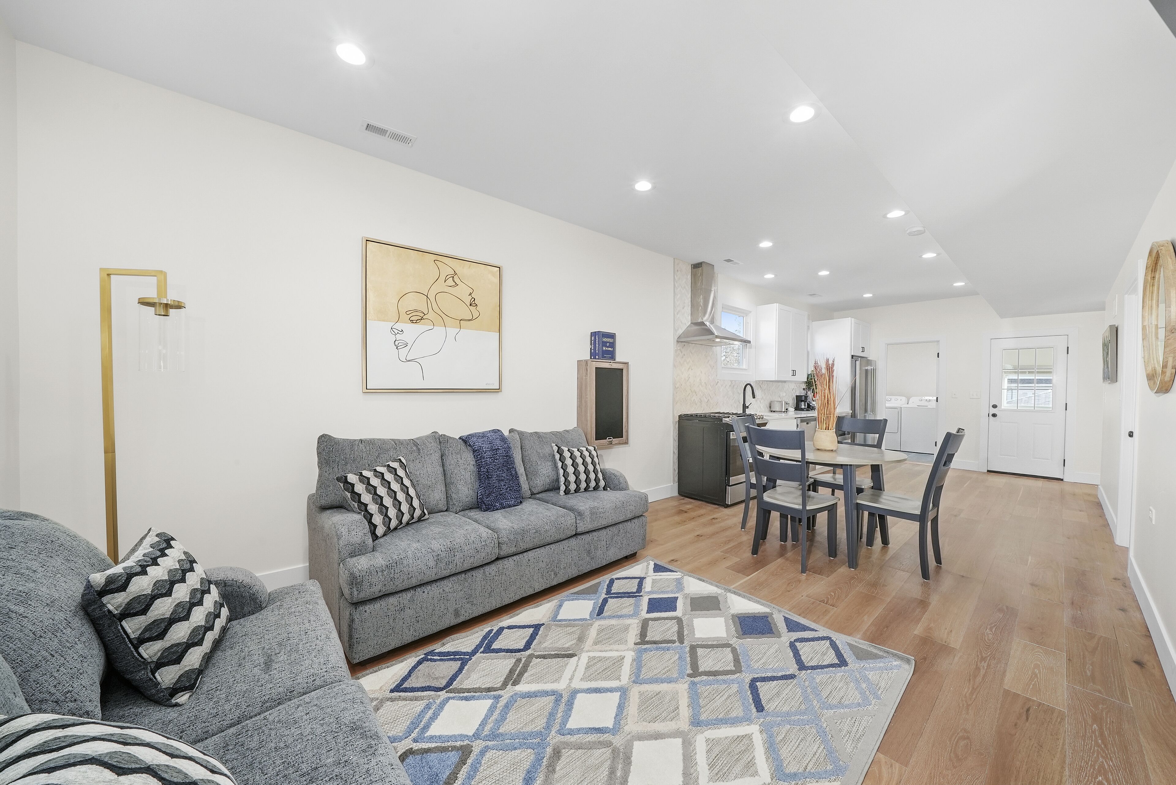 Luxurious apartment in great central location!