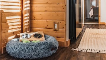 2 Schlafzimmer, Bügeleisen/Bügelbrett, Reisekinderbett, kostenloses WLAN