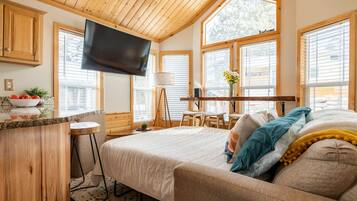 2 makuuhuonetta, silitysrauta/-lauta, vauvan matkasänky, ilmainen Wi-Fi