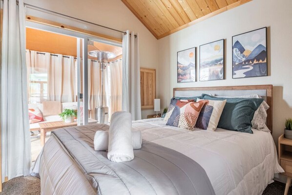 2 bedrooms, iron/ironing board, travel crib, free WiFi