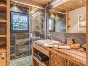 Shower, free toiletries, hair dryer, towels