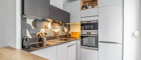 Frigorifero, microonde, forno, lavastoviglie