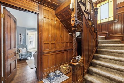 Historic 5th St | Dogs-OK| HotTub-open all yr!