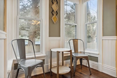 Historic 5th St | Dogs-OK| HotTub-open all yr!