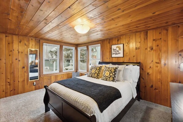 5 bedrooms, desk, iron/ironing board, free WiFi