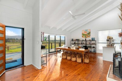 The Lane Retreat